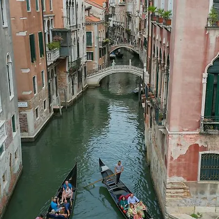 Ca' Dell'angelo 4* البندقية