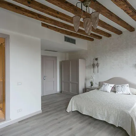 فندق مبيت وإفطار Ca' Dell'angelo 4*