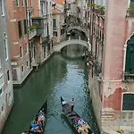 Ca' Dell'angelo 4* Venise